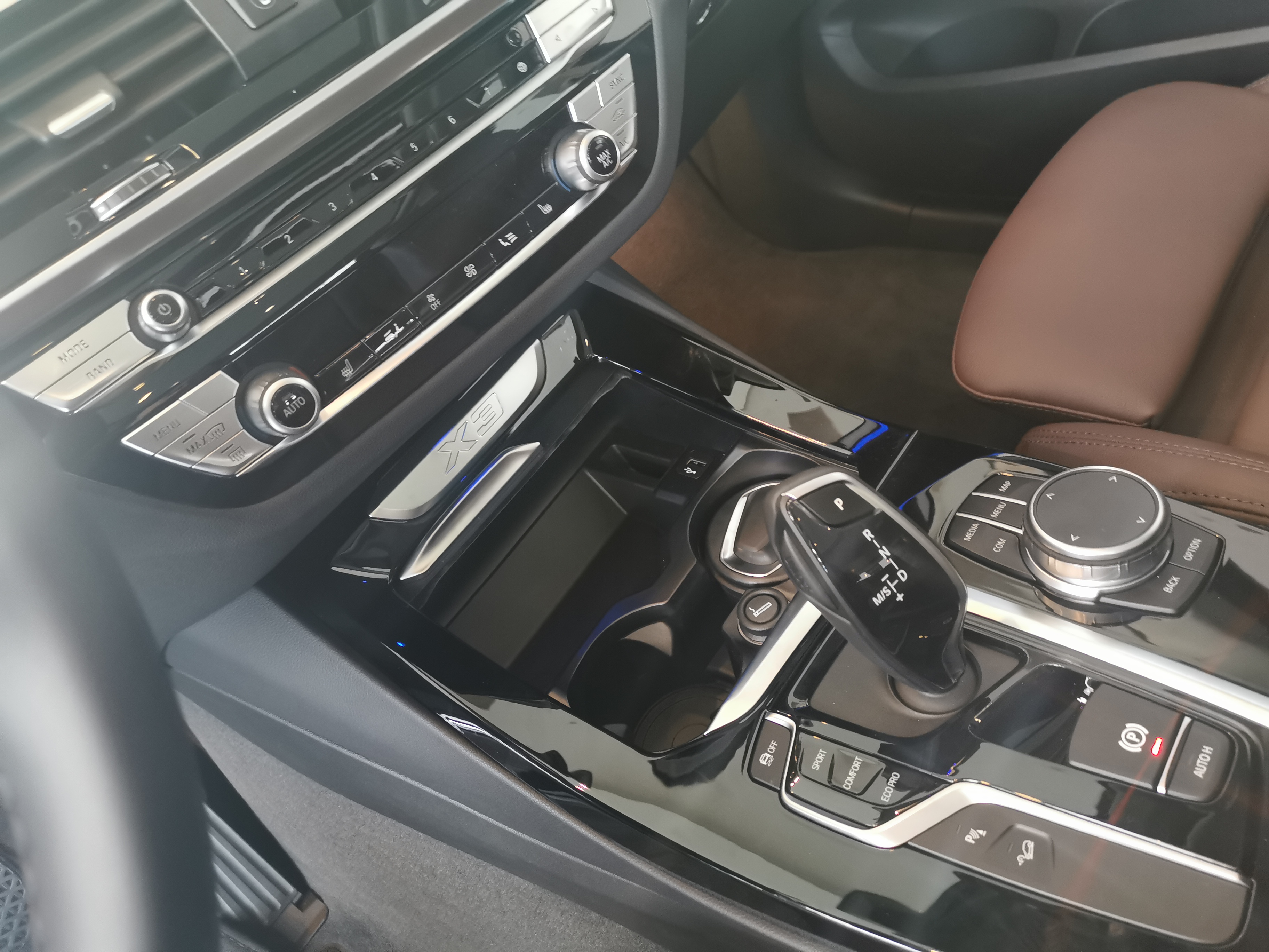 新款宝马x328i值得买吗,80后大叔宝马车