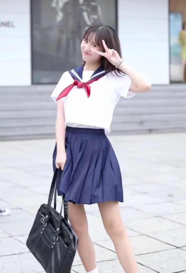 6月份可以穿小白鞋,学生党适合什么足球鞋