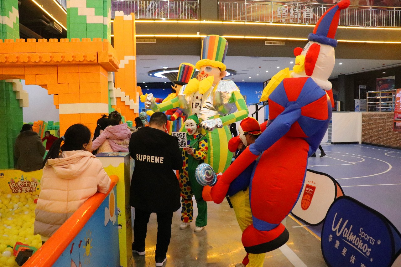 「当代购物中心」丨周年庆玩这么大？火力全开，你能hold住吗？