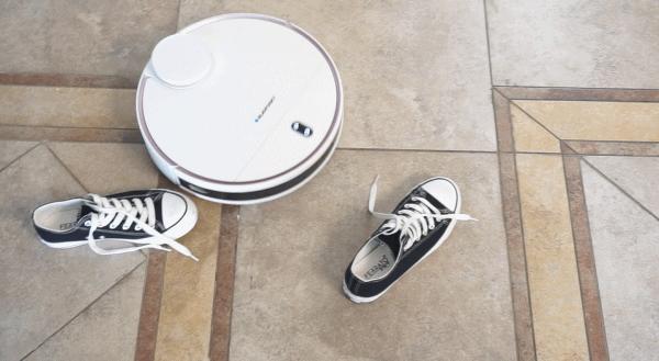 小米扫地机器人是鸡肋吗,扫地机器人选购和使用经验