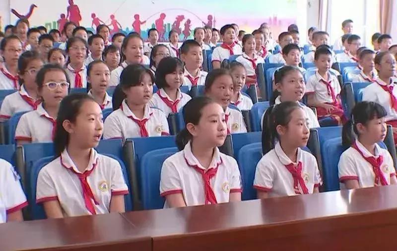 川府小学多种形式开展爱国主义教育