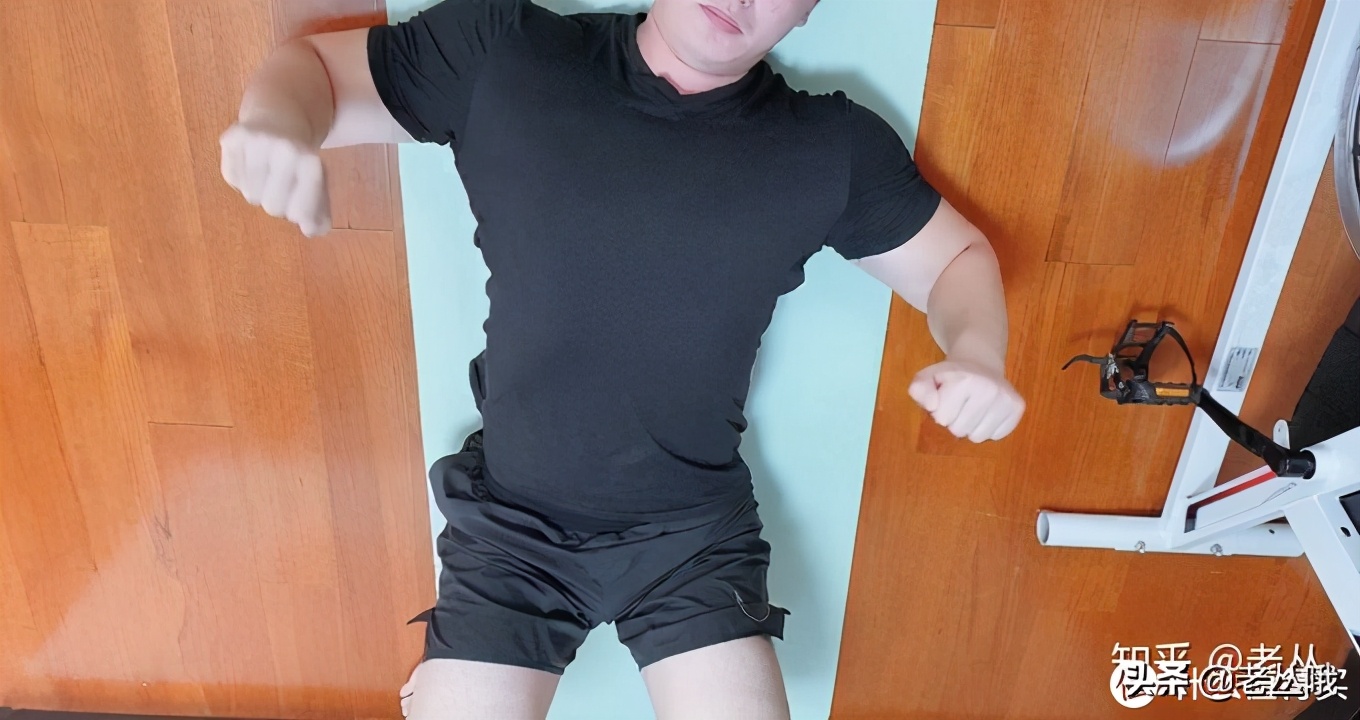 胸肌训练常见错误及纠正方法,胸肌不对称怎么调整