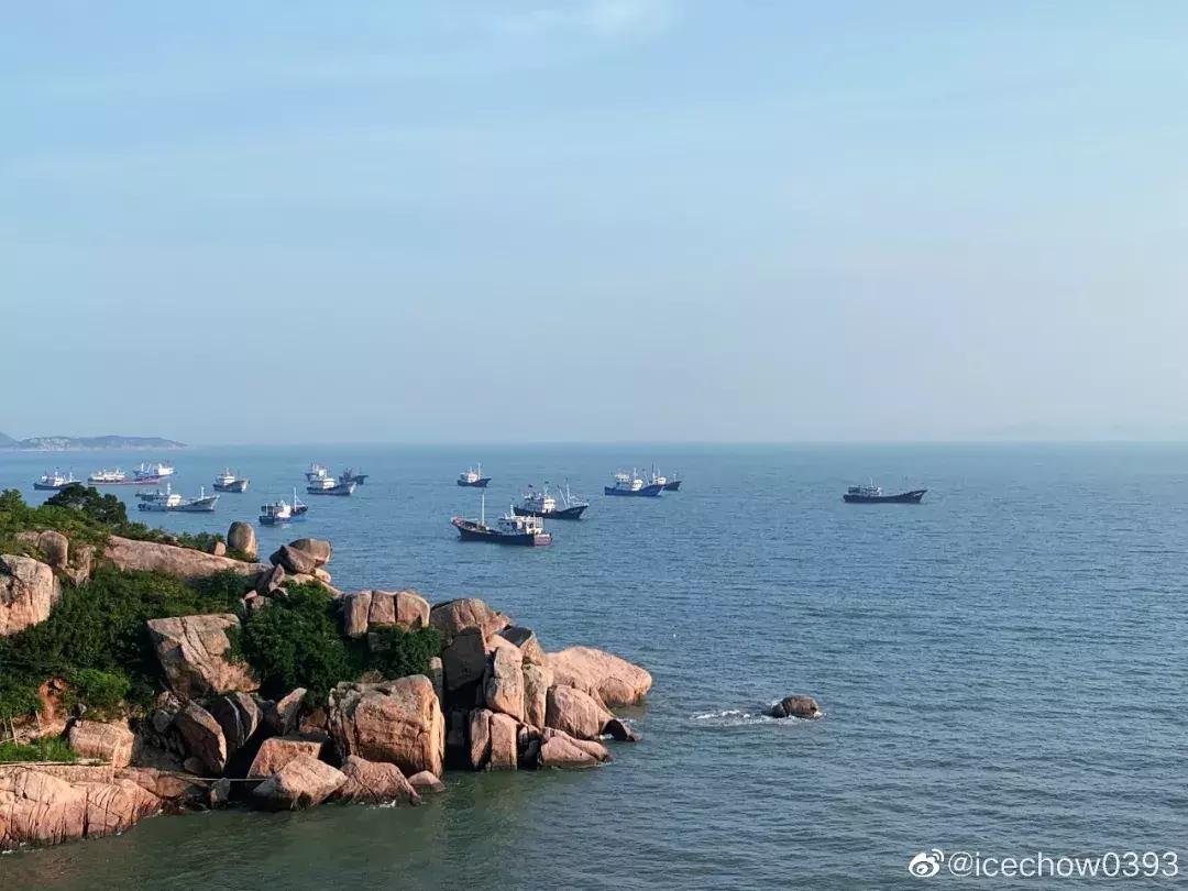 这么一片五彩滩涂奇幻仙境，超惊艳！在福建，厦门动车可以直达