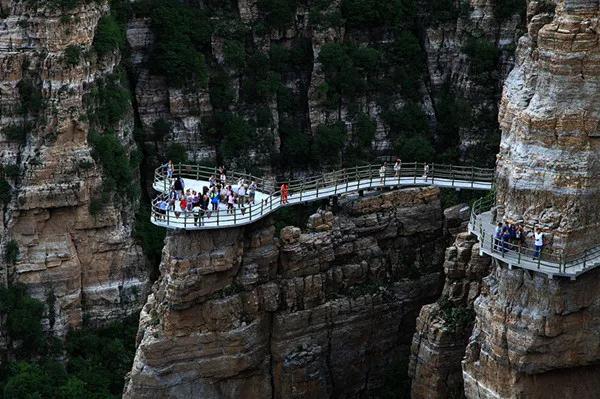 5年收入激增500倍!复盘旅游业界投资经典之战——白石山