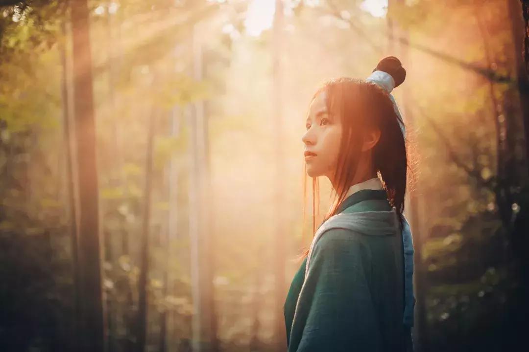 女人的毛发又黑又浓,从风水角度看好不好?