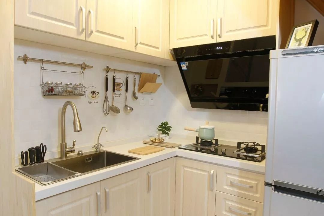 厨房热到爆怎么办,厨房热有什么办法解决