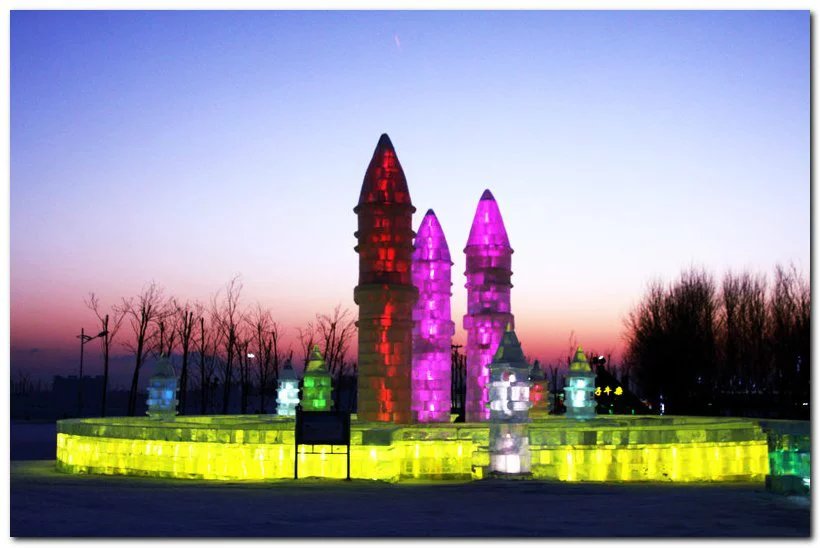 哈尔滨冰灯游玩攻略,哈尔滨冰灯梦幻之行