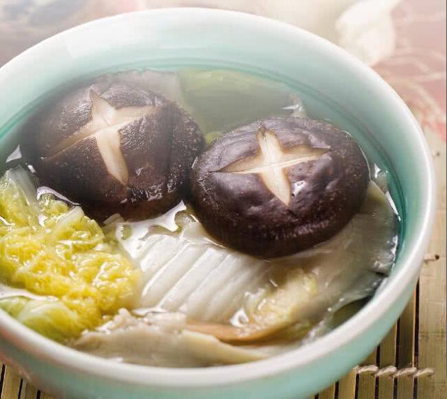 产后催奶排恶露,顺产妈妈除了要喝生化汤,这2款月子餐不能少