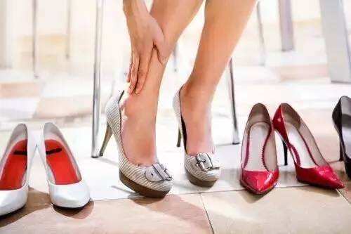 新鞋好看奈何磨脚，来点护手霜保养一番，穿着舒服走路轻便