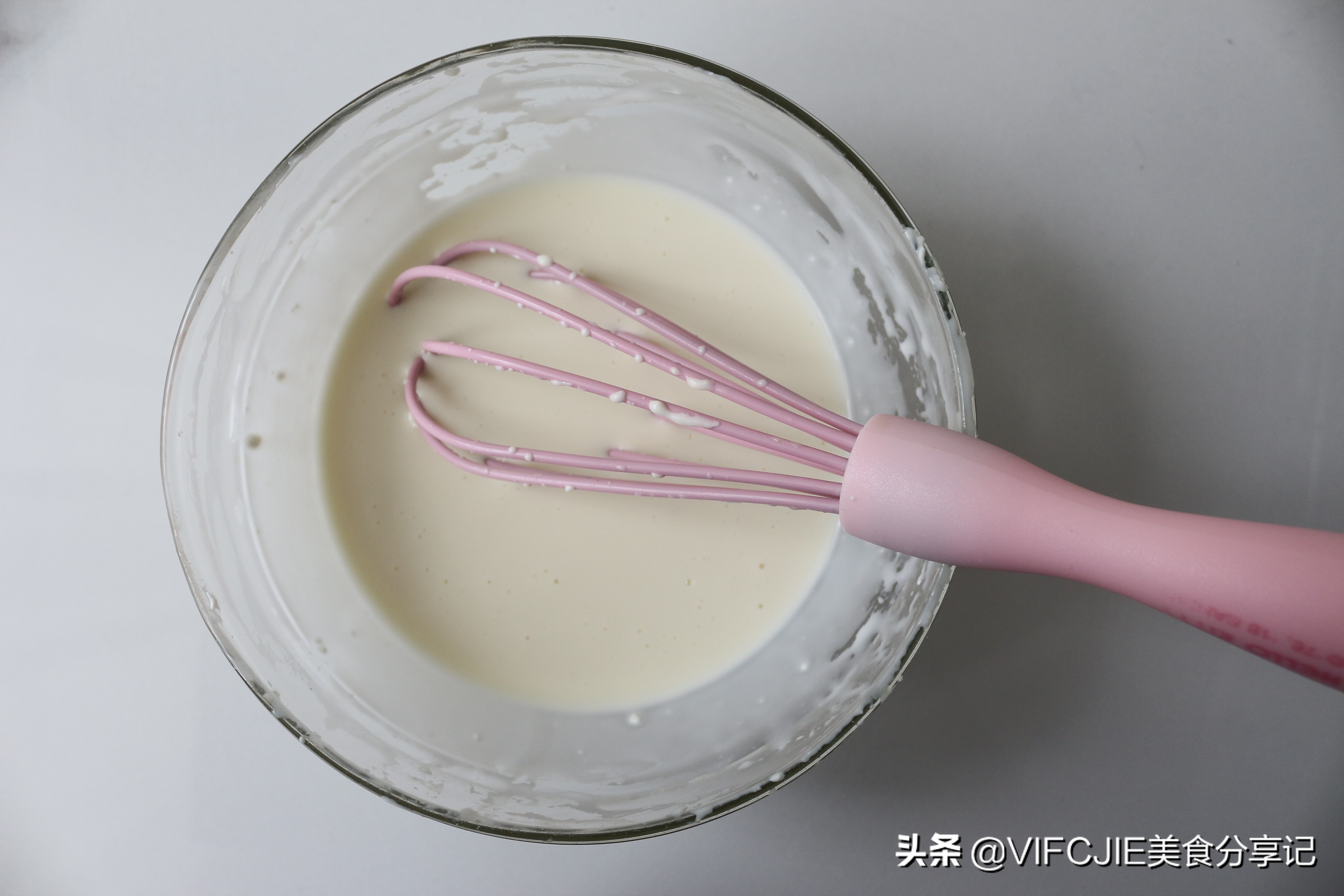 冬天适合做的水果奶盖茶,在家不用冰就能做的饮料