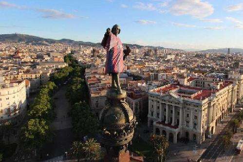 为什么一些人把哥伦布看做英雄，而另一些人又将其恨之入骨呢？