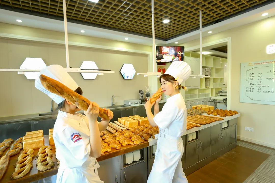 欧米奇专业西点培训,上海欧米奇西点西餐学院