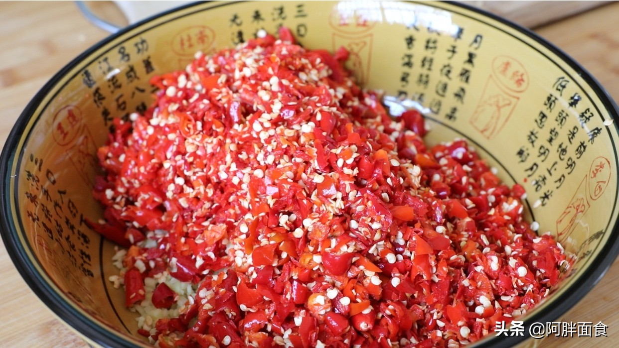 最简单的熬黄豆酱的做法,快速熬制黄豆酱的做法