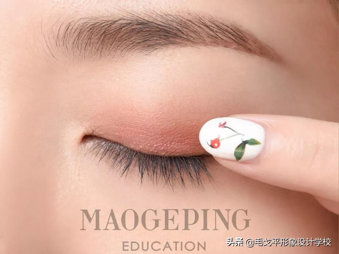 细腻又精致的眼妆怎么画,细腻精致的眼妆怎么画