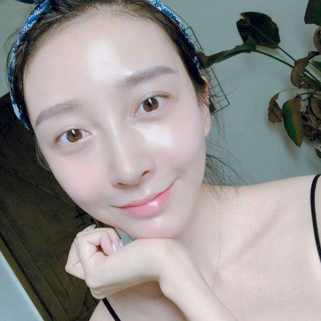 脸皮干燥紧绷请问怎么正确补水,皮肤缺水干燥用什么护肤品好