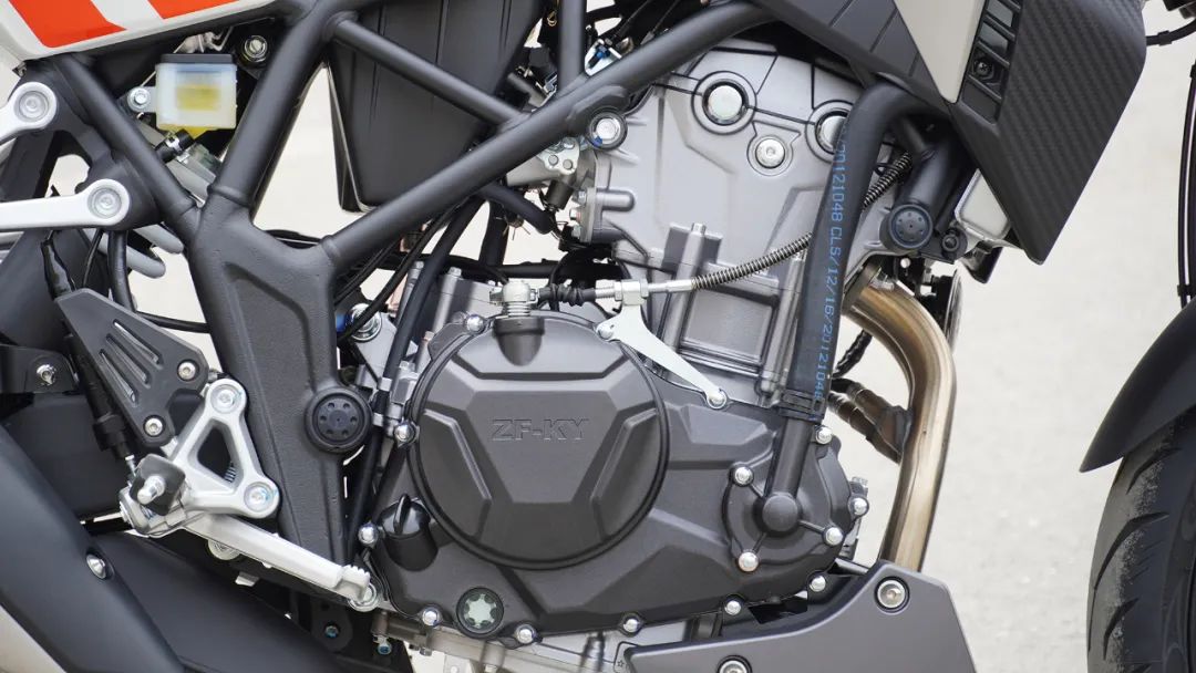 无极250rr换525rr,新感觉abs版双缸250街车全新上市