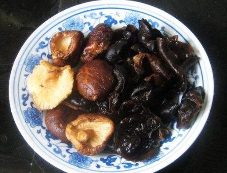 隔夜发面包子怎么蒸才松软,晚上蒸包子发面第二天做包子