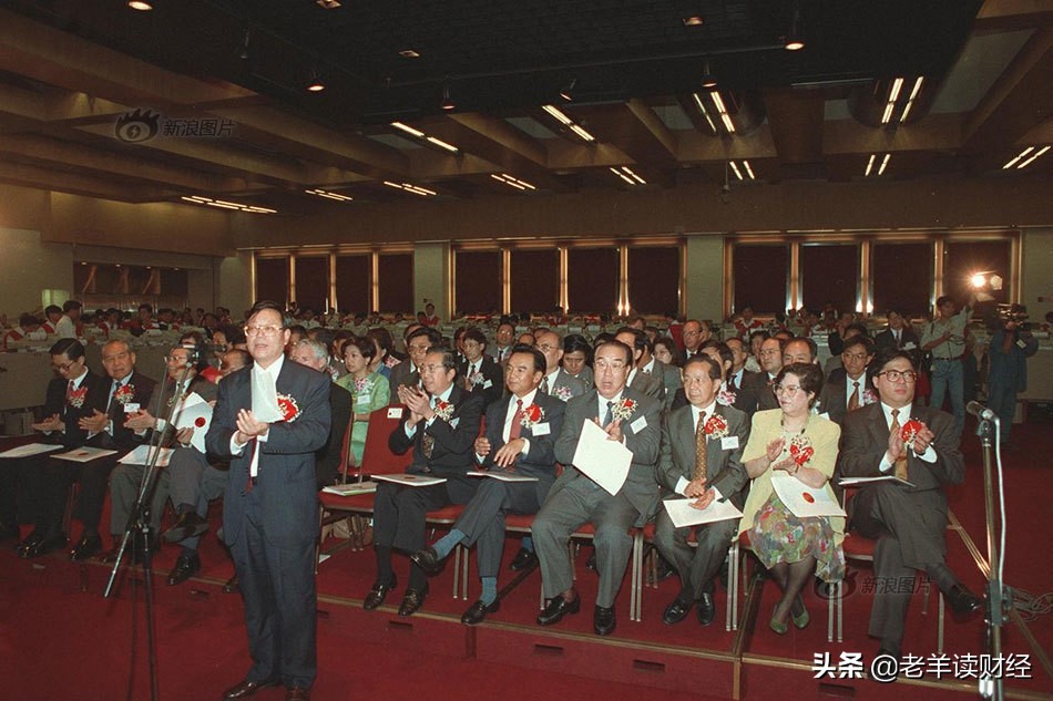 中国股市从巅峰到谷底,中国股市疯狂场景