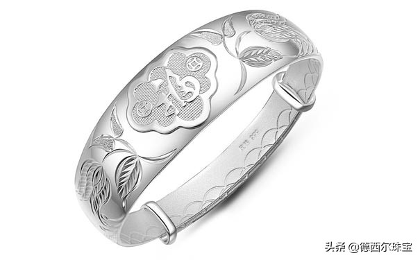 银首饰变黑了是什么原因 (银首饰变黑是怎么回事啊)