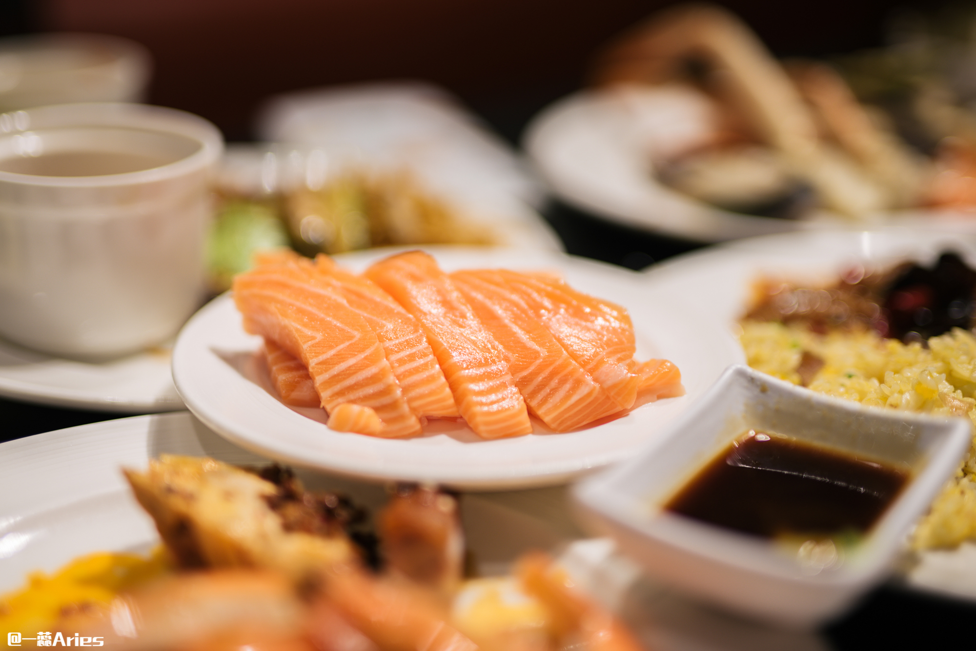 来澳门感受一下紫醉金迷,澳门一天游必去的美食街