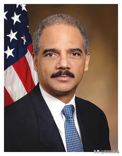 全球十大恶人榜榜首，号称“本拉登第二”，却2次成功越狱