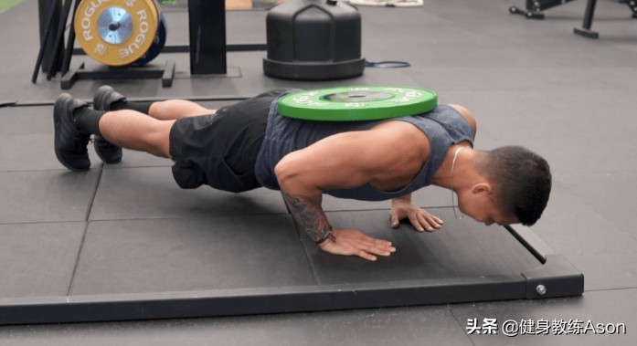 俯卧撑如何快速增肌,如何用俯卧撑增加臂围
