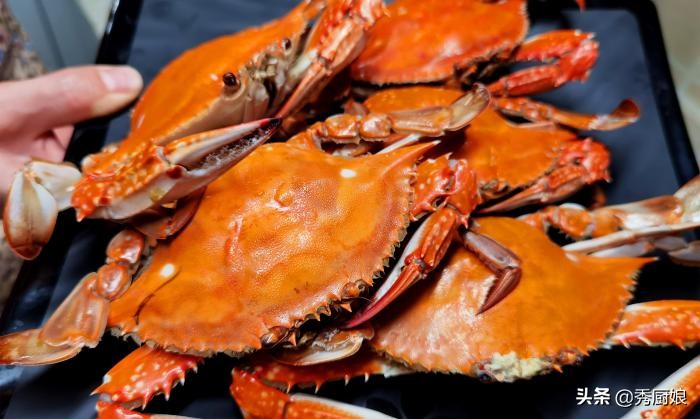 蒸螃蟹的正确蒸方法,蒸螃蟹不乱跑的技巧