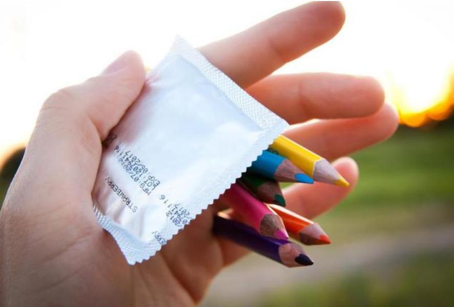 15岁女儿“偷尝*果禁**”后怀孕，妈妈痛哭，家长该如何教育孩子？