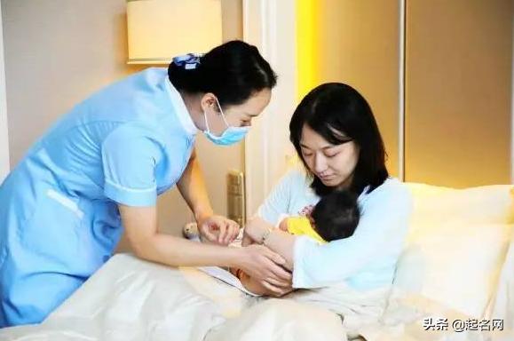 父亲给儿子取名字护士少写一笔,爸爸起名宇凡