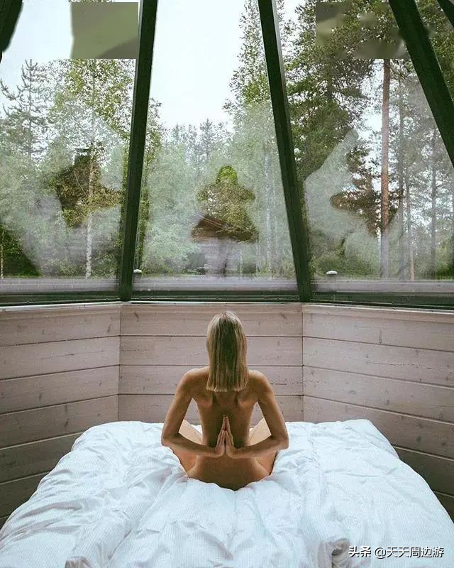 她在世界各地拍下裸照,吸引了8000万的粉丝,却没有一张是色情的