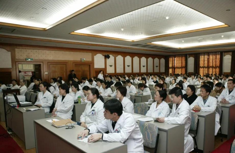 百年传承的核心制度！揭秘协和医院内科大查房，解决众多疑难重症诊治问题！