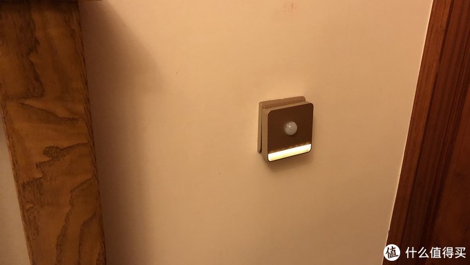 施耐德皓呈系列小夜灯现场效果,施耐德颜值开关插座