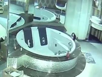 女生酒店发现摄像头被要求赔偿,住酒店被查到有摄像头