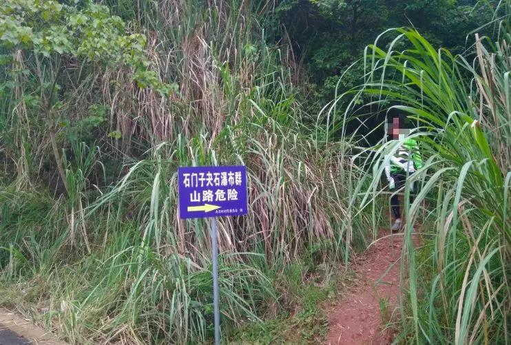 成都周边凉快又可以耍水的地方,成都周边哪有耍水的地方