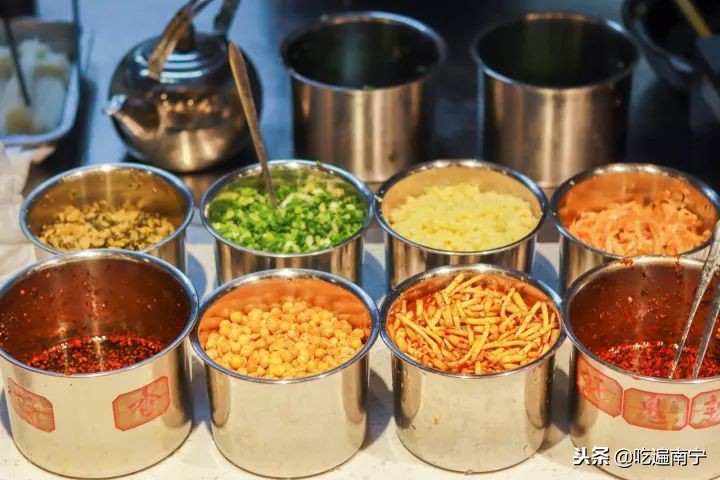 河池煮粉视频,河池煮粉图集