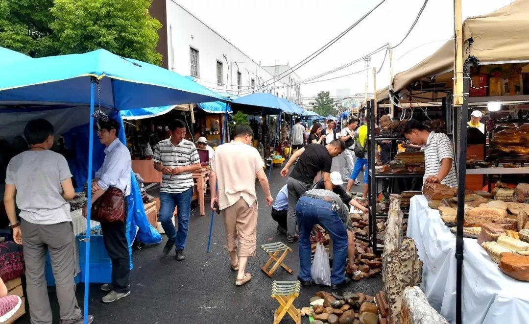 卖石头的真实收入,卖石头真的很赚钱吗