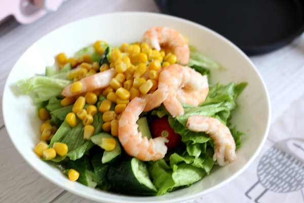 黑胡椒油醋汁大虾沙拉,黑胡椒酱汁虾做法