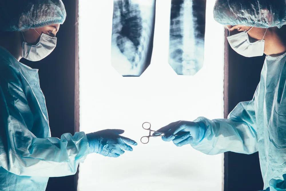 拆弹专家拆除炸弹的片段,拆弹专家炸血管后续