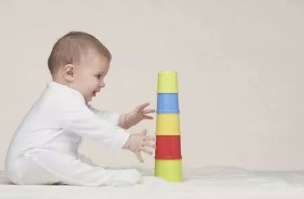 孩子不小心误食502胶水,妈妈的举措,连医生都佩服不已