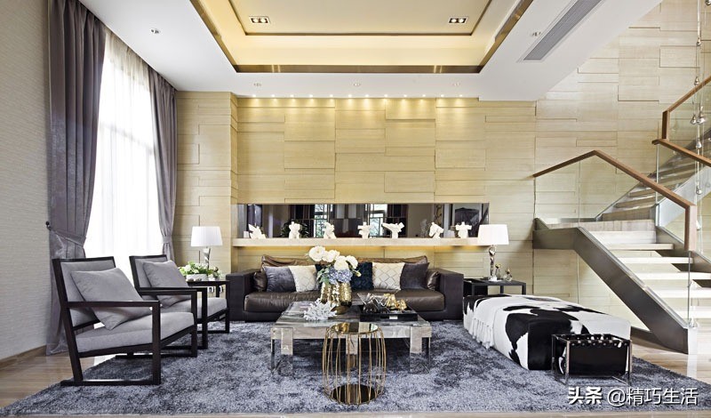 家里如何清洗地毯上的污点,家里的地毯脏了怎么洗小妙招