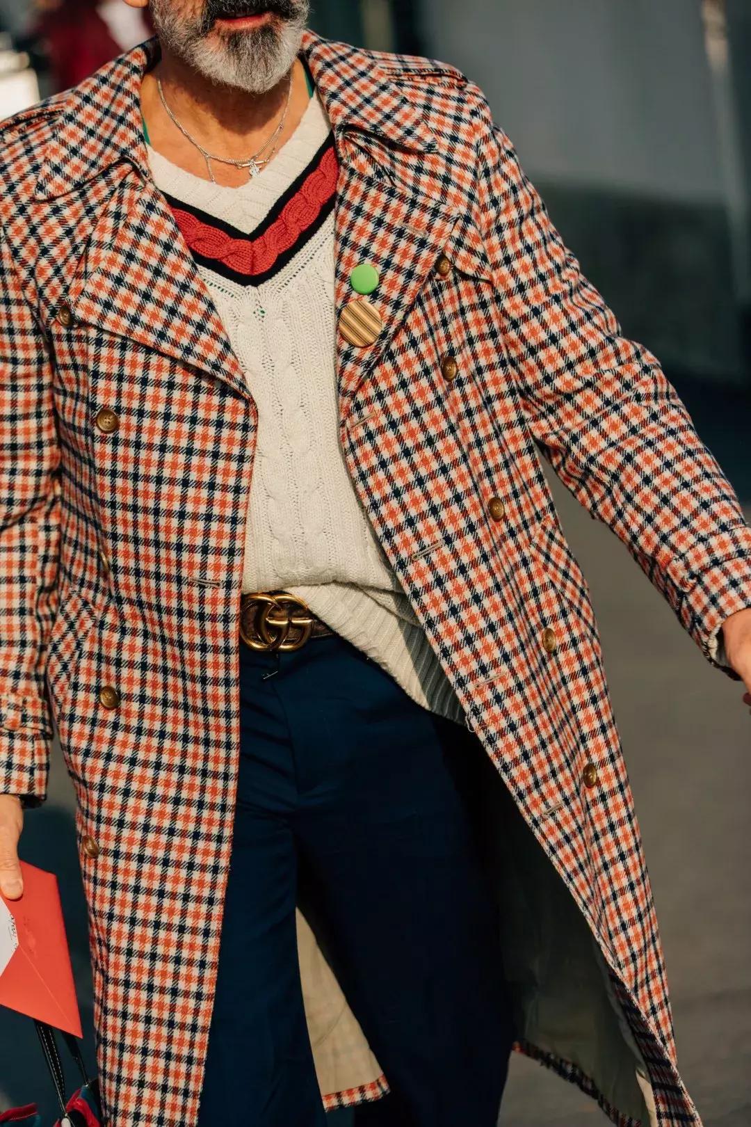 毛衣是冬季的基础单品,毛衣要更适合寒冬