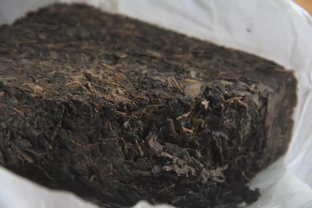 怎么区分青茶黄茶,茶分类黑白绿红