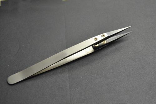 手上粘上502胶水有啥妙招去掉,如何快速去除手上粘到的502胶水