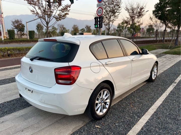 宝马1系小钢炮116,宝马14款116i能插u盘吗