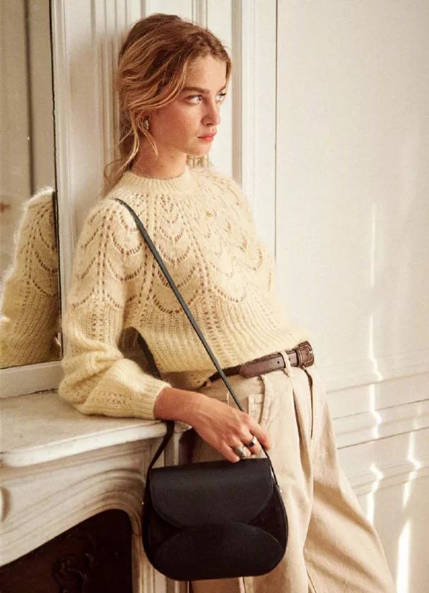 毛衣和卫衣哪个时尚一点好,卫衣与毛衣哪款好看