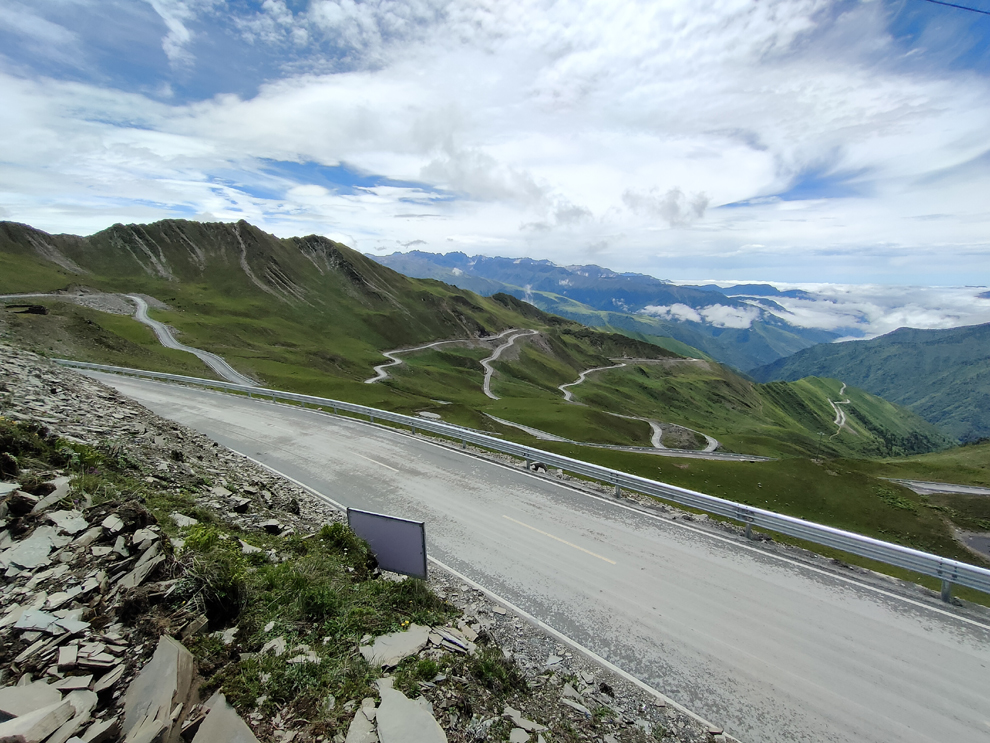 重走长征路夹金山,夹金山重走长征路在哪里