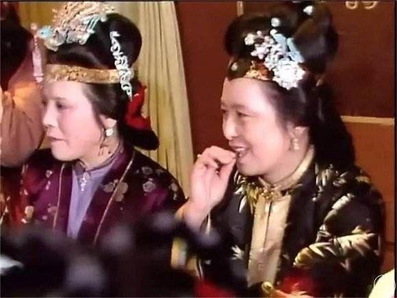 寻物|这个年出不了门，在家嗑瓜子吧，或许能尝到幸福的滋味