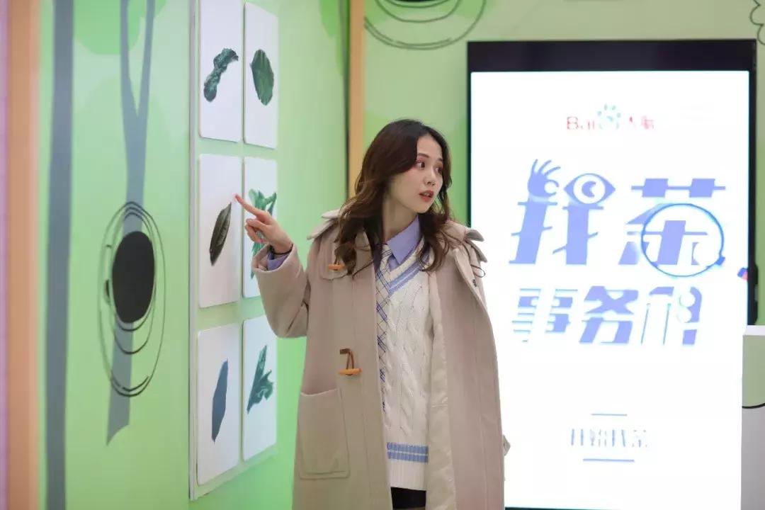 百度在上海再开快闪店！能和机器玩变脸，还能给自己做表情包！