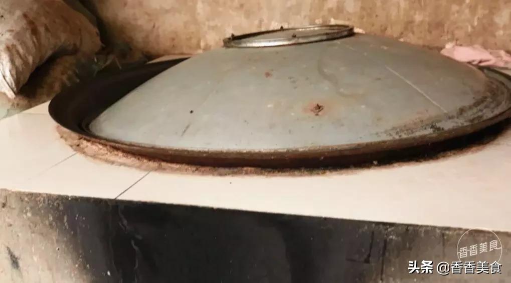 刀剁斧劈棒子夯，吃个鸡搁得住这样？