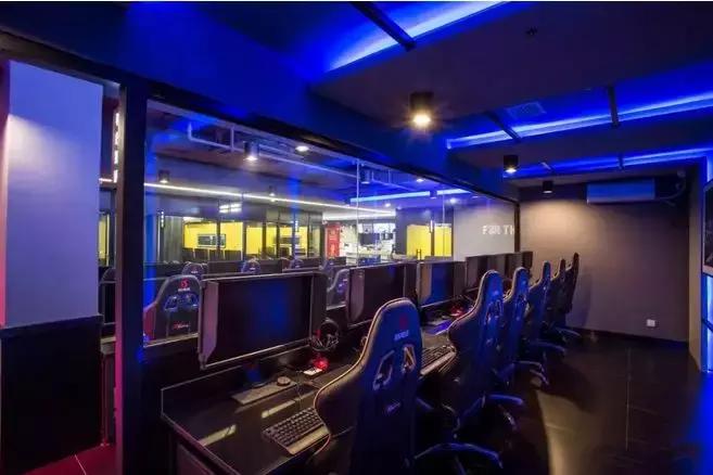 摩都推荐队友们，再给我2分钟，我先去分个手